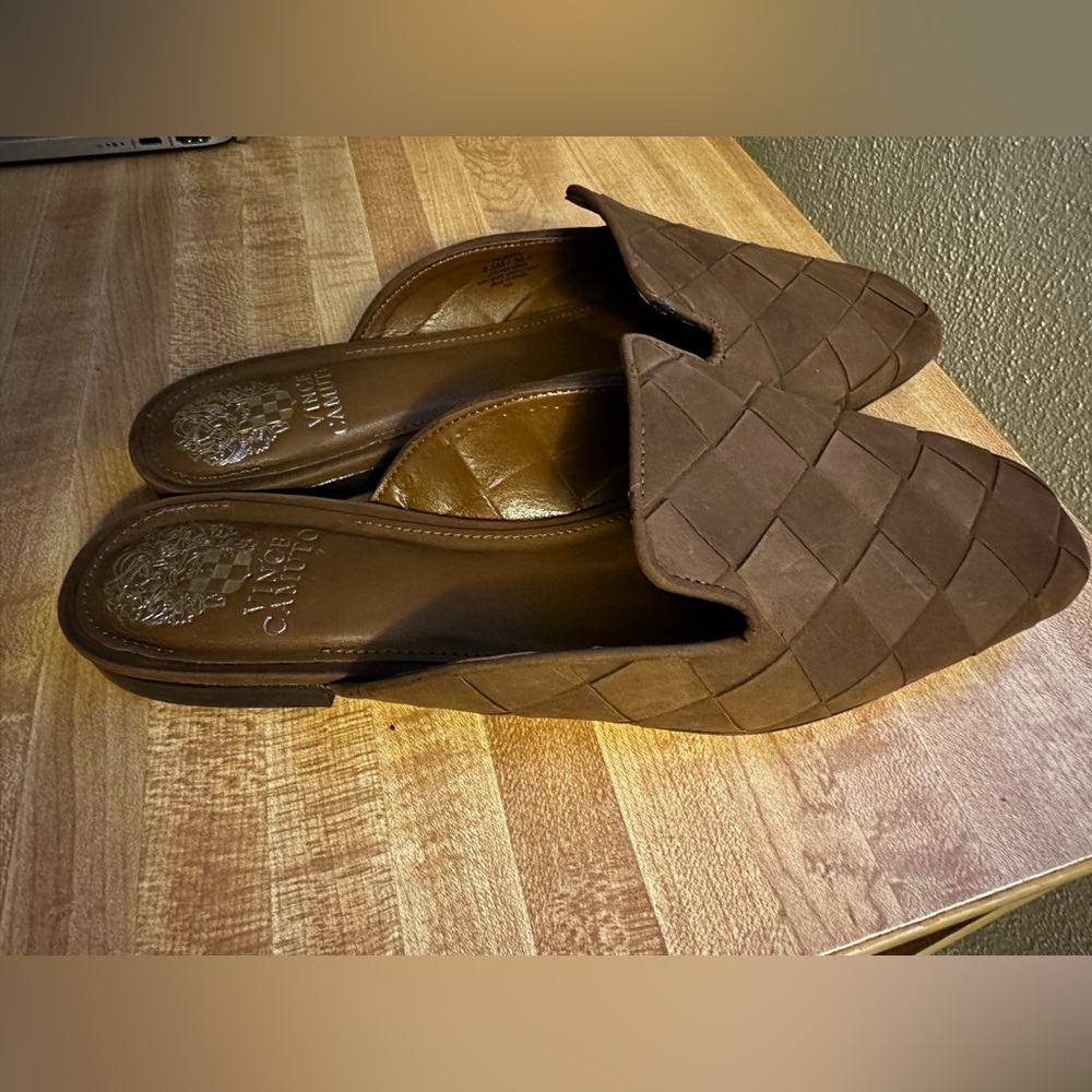 NEW Vince Camuto Bindi Suede Mules